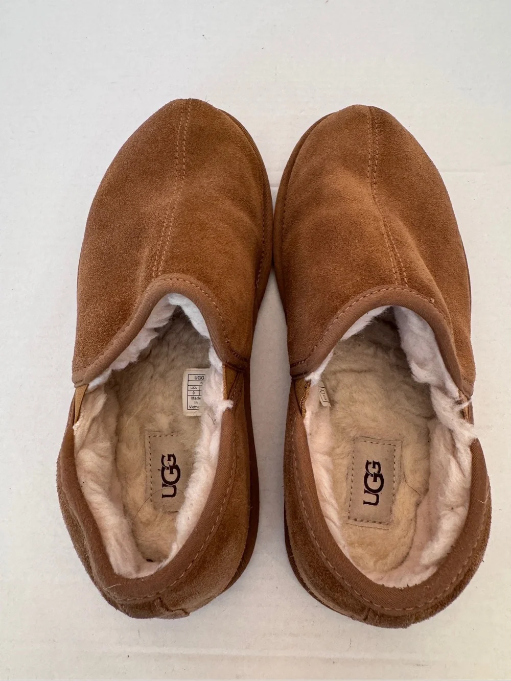 UGG Scuff Romeo ll Slippers Men’s Size 9 Chestnut Suede Leather Fur Lined Dad